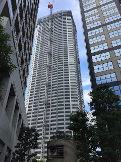 西新宿に建設中のタワーマンション / マジシャンひろし