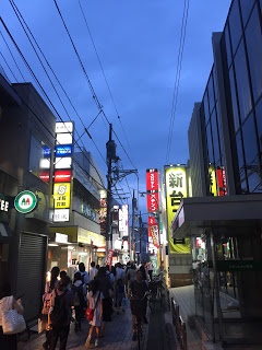 仙川駅東側の商店街