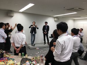 決起大会でマジックショー ロープマジック2