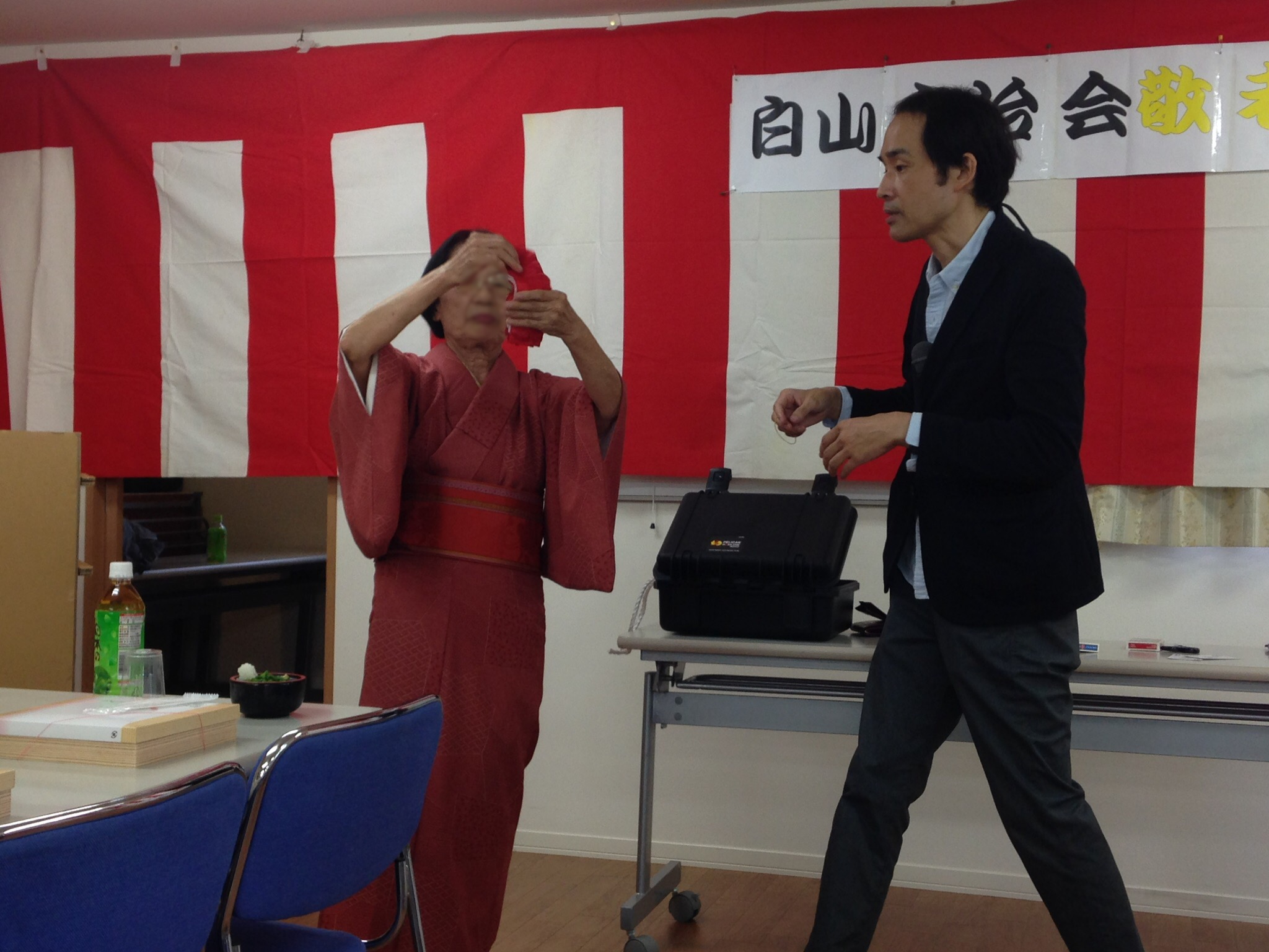 元の状態に折りたたんでもらいます