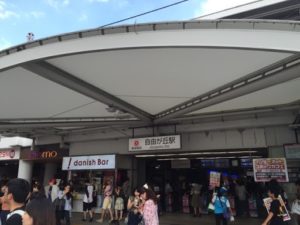 保育園児にマジックショー / マジシャンひろし