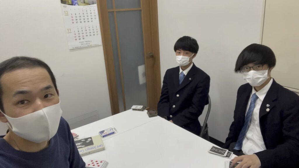 生徒さん2名　出張マジックレッスン クラーク記念国際高等学校 所沢キャンパス