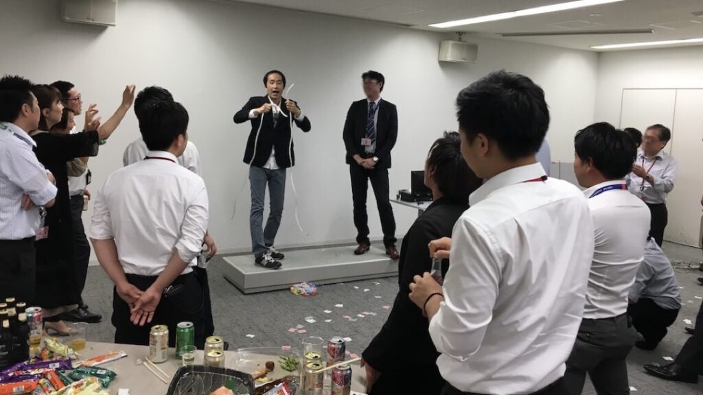 決起大会でマジックショー ロープマジック2