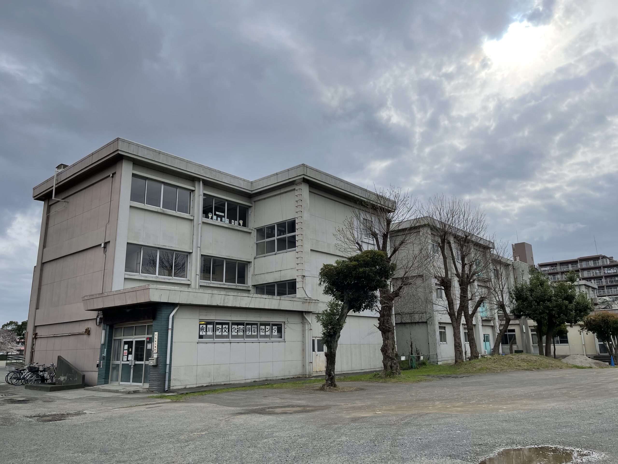 会場の小学校 放課後児童クラブお楽しみ会兼お別れ会でマジックショー 寒川町, 神奈川県