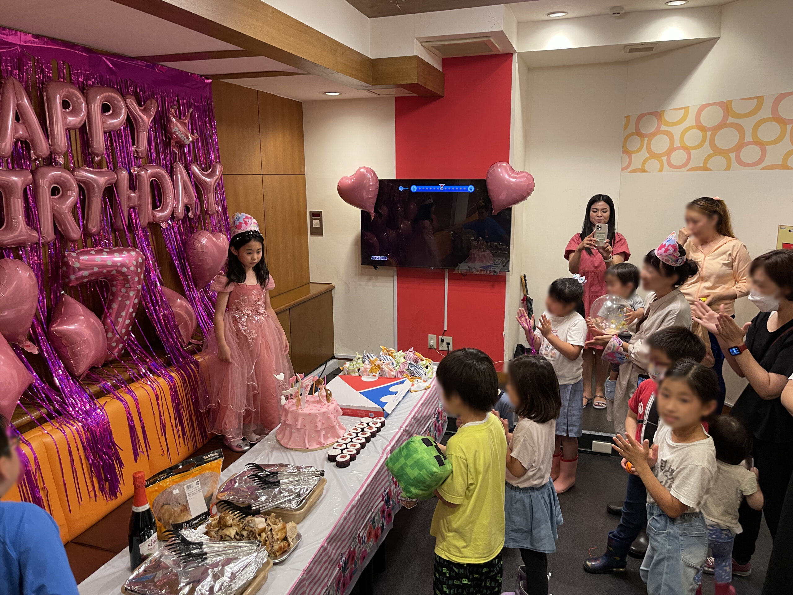 皆んなで誕生日を祝ったよ!