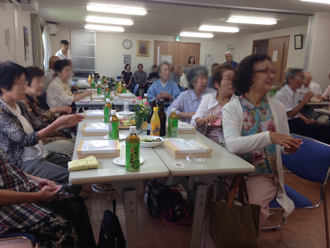 敬老祝賀会で全員参加のマジック マジシャン出張､派遣マジックショー