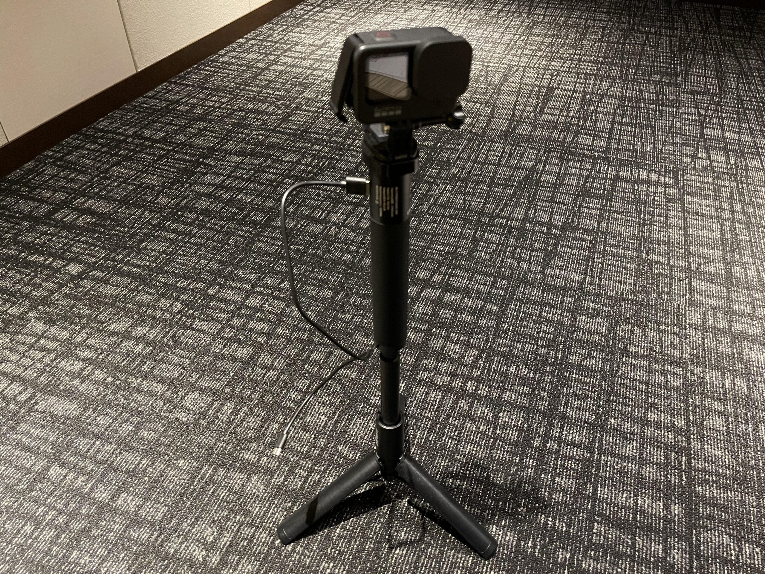 GoPro9と当日に届いたばかりのUlanziのバッテリー