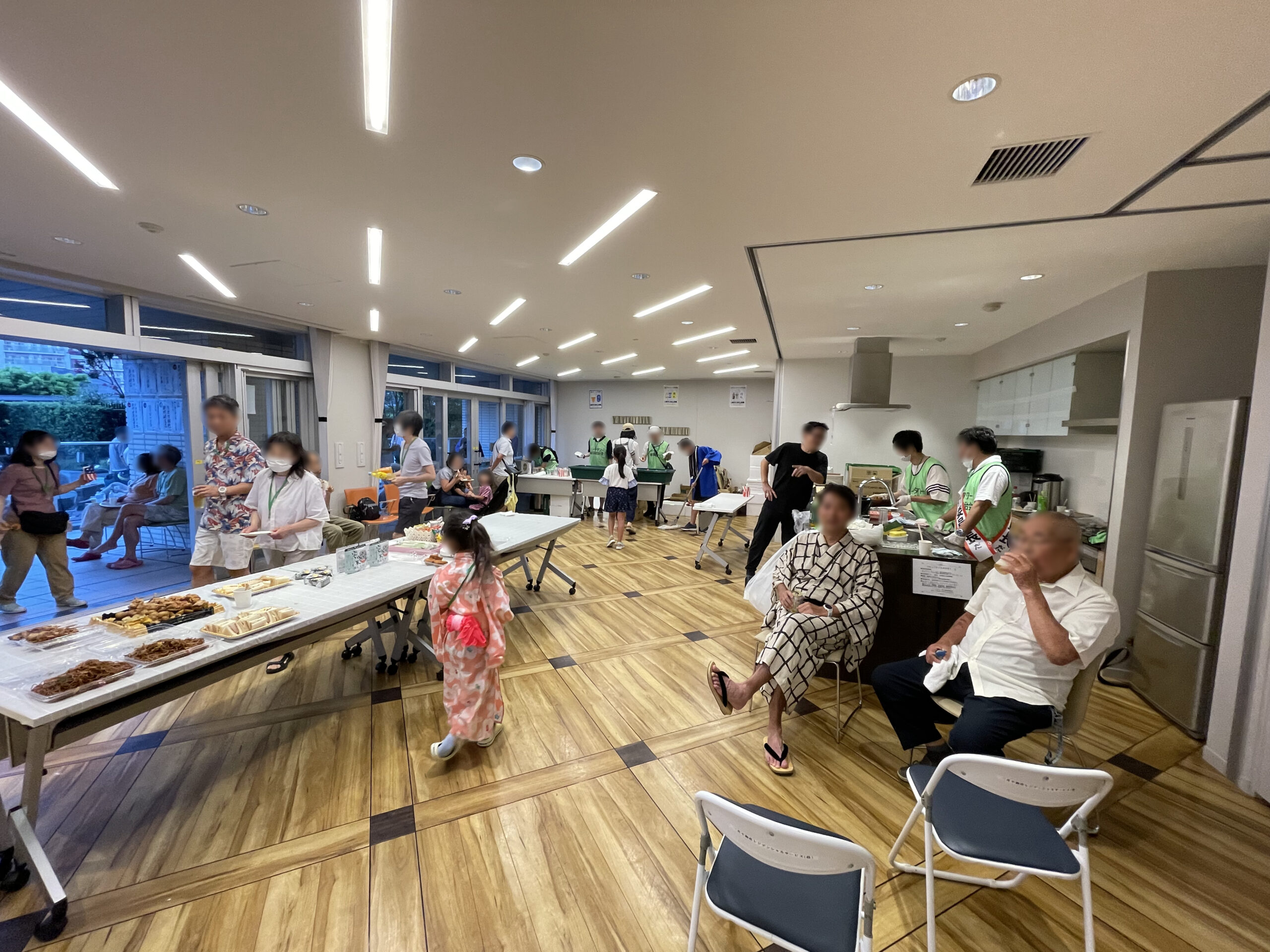 室内の会場