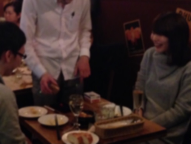 レストランでマジックショー