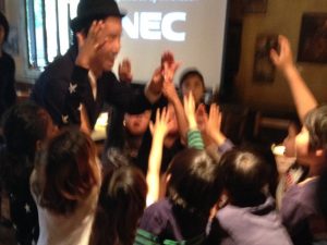 日本を去るご家族の送別会に出張 派遣マジックショー in ゼスト キャンティーナ 西麻布 港区