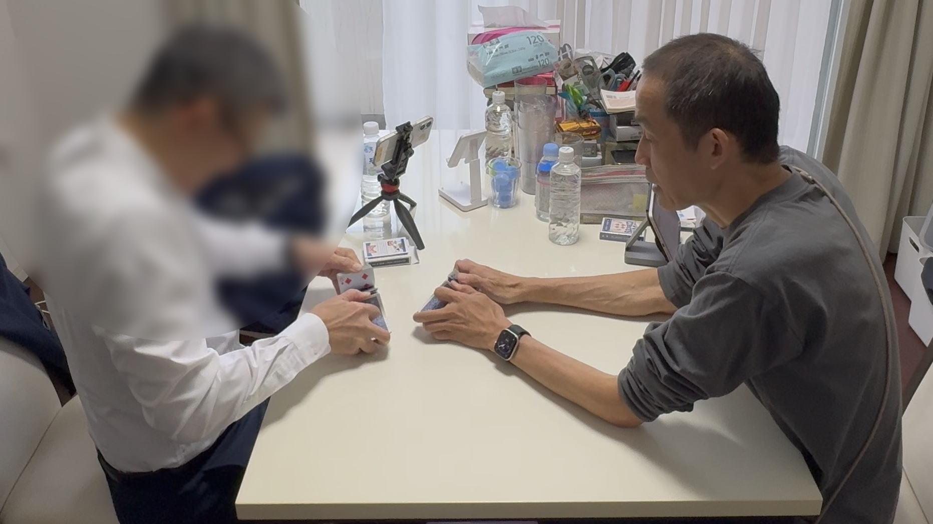 両手でリフルシャッフル